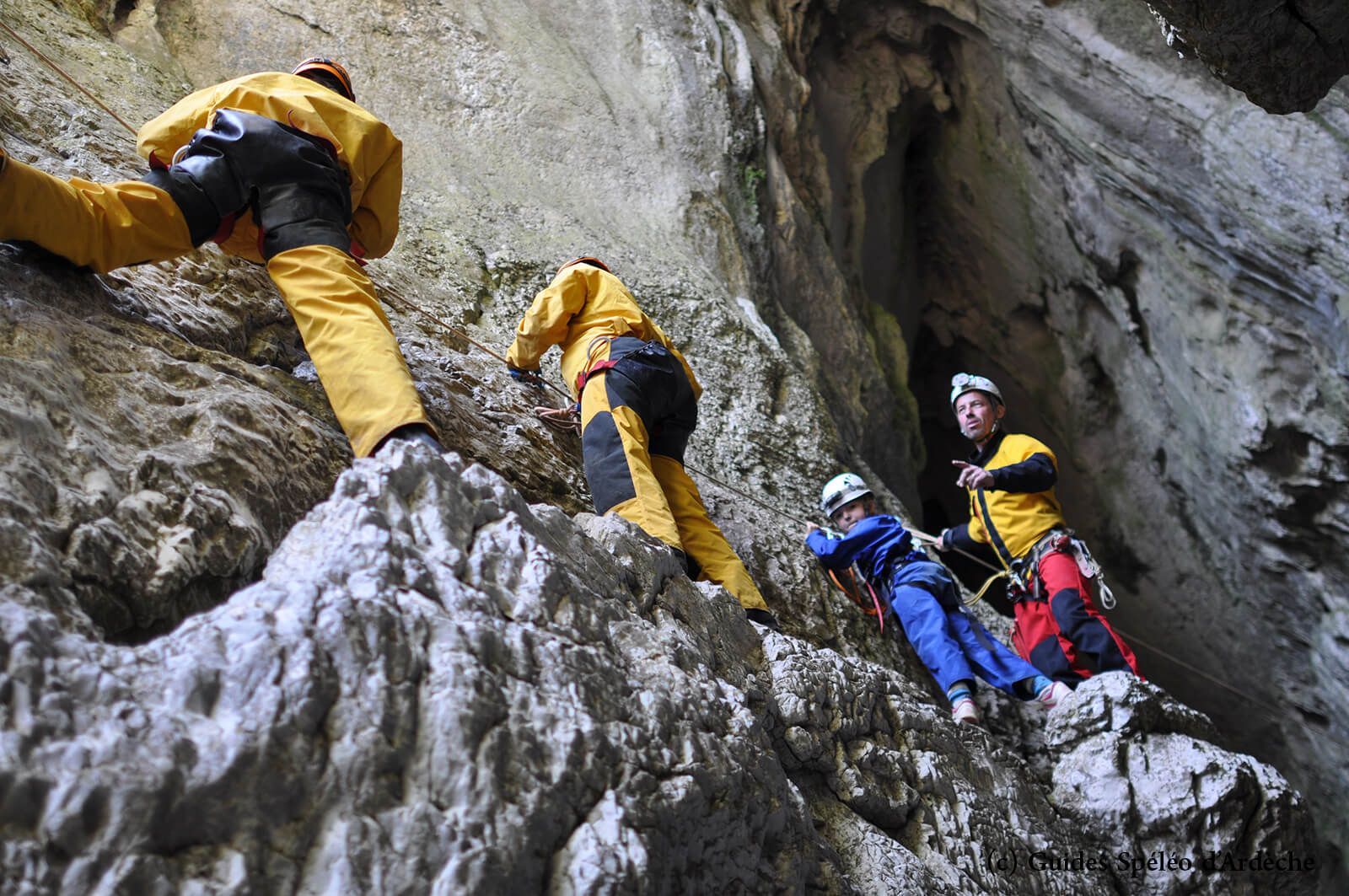 Grotte de la cotepatière - Guides spéléo Ardehce - Stephane Guillard